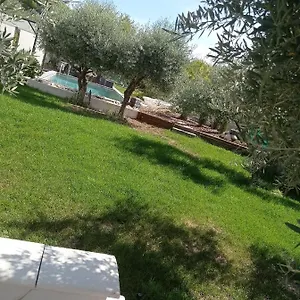 https://villa-le-luberon.fr-provencehotel.com